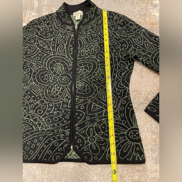 Neve Designs 100% Wool Filigree Full Zip Sweater Size Med Black/Green Nordic EUC - Picture 9 of 11